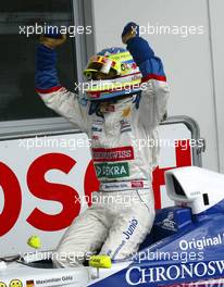 25.05.2003 Nürburg, Deutschland, Formel BMW ADAC Meisterschaft 2003, Maximilian Götz (GER), Mücke Motorsport im Park Ferme - Nürburgring. - Weitere Bilder auf www.xpb.cc, eMail: info@xpb.cc - c Copyrightnachweis: xpb.cc