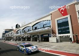 01.10.2005 Istanbul, Turkey, Manuel Reuter (GER), Opel Performance Center, Opel Vectra GTS V8, driving through the pitlane - DTM 2005 at Istanbul Otodromo Speed Park (Deutsche Tourenwagen Masters)