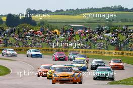 04.06.2006 Andover, England,  Sunday, Start, Matt Neal (GBR), Team Halfords Team Dynamics, Honda Civic leads - British Touring Car Championship 2006 at Thruxton, England