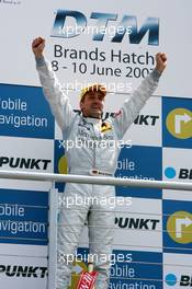 10.06.2007 Fawkham, England,  Podium, Bernd Schneider (GER), Team HWA AMG Mercedes, Portrait (1st) - DTM 2007 at Brands Hatch