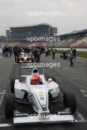 13.10.2007 Hockenheim, Germany,  Grid, Philipp Eng (AUT), ASL-Mücke Motorsport - Formula BMW Germany Championship 2007, Round 17 & 18, Hockenheimring, 1st Race - For further information and more images please register at www.formulabmw-images.com - This image is free for editorial use only. Please use for Copyright/Credit: c BMW AG