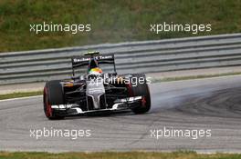 Esteban Gutierrez (MEX) Sauber C33 locks up under braking. 20.06.2014. Formula 1 World Championship, Rd 8, Austrian Grand Prix, Spielberg, Austria, Practice Day.