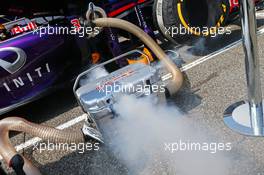Red Bull Racing with dry ice issues on the grid. 07.09.2014. Formula 1 World Championship, Rd 13, Italian Grand Prix, Monza, Italy, Race Day.