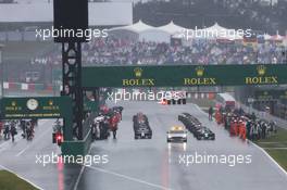 The grid before the start of the race. 05.10.2014. Formula 1 World Championship, Rd 15, Japanese Grand Prix, Suzuka, Japan, Race Day.