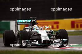 Lewis Hamilton (GBR) Mercedes AMG F1 W05. 05.10.2014. Formula 1 World Championship, Rd 15, Japanese Grand Prix, Suzuka, Japan, Race Day.