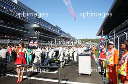 Lewis Hamilton (GBR) Mercedes AMG F1 W05 on the grid. 12.10.2014. Formula 1 World Championship, Rd 16, Russian Grand Prix, Sochi Autodrom, Sochi, Russia, Race Day.