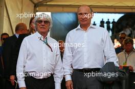(L to R): Bernie Ecclestone (GBR) with Vladimir Putin (RUS) Russian President. 12.10.2014. Formula 1 World Championship, Rd 16, Russian Grand Prix, Sochi Autodrom, Sochi, Russia, Race Day.