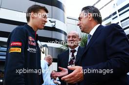 (L to R): Daniil Kvyat (RUS) Scuderia Toro Rosso with Vitaly Mutko (RUS) Minister of Sport of the Russian Federation. 12.10.2014. Formula 1 World Championship, Rd 16, Russian Grand Prix, Sochi Autodrom, Sochi, Russia, Race Day.