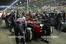 Daniel Ricciardo (AUS) Red Bull Racing RB10 on the grid. 21.09.2014. Formula 1 World Championship, Rd 14, Singapore Grand Prix, Singapore, Singapore, Race Day.