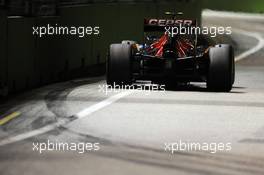 Daniil Kvyat (RUS) Scuderia Toro Rosso STR9. 21.09.2014. Formula 1 World Championship, Rd 14, Singapore Grand Prix, Singapore, Singapore, Race Day.