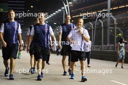 Valtteri Bottas (FIN) Williams walks the circuit. 18.09.2014. Formula 1 World Championship, Rd 14, Singapore Grand Prix, Singapore, Singapore, Preparation Day.