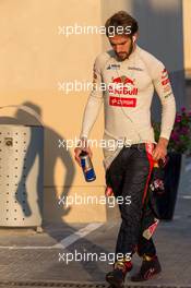 Jean-Eric Vergne (FRA) Scuderia Toro Rosso. 21.11.2014. Formula 1 World Championship, Rd 19, Abu Dhabi Grand Prix, Yas Marina Circuit, Abu Dhabi, Practice Day.