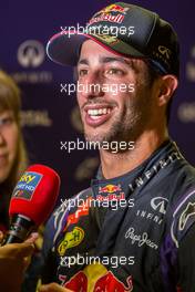 Daniel Ricciardo (AUS) Red Bull Racing with the media. 21.11.2014. Formula 1 World Championship, Rd 19, Abu Dhabi Grand Prix, Yas Marina Circuit, Abu Dhabi, Practice Day.