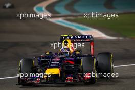 Daniel Ricciardo (AUS) Red Bull Racing RB10. 21.11.2014. Formula 1 World Championship, Rd 19, Abu Dhabi Grand Prix, Yas Marina Circuit, Abu Dhabi, Practice Day.