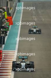 Lewis Hamilton (GBR) Mercedes AMG F1 W05. 23.11.2014. Formula 1 World Championship, Rd 19, Abu Dhabi Grand Prix, Yas Marina Circuit, Abu Dhabi, Race Day.