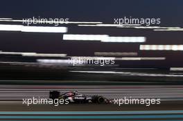 Esteban Gutierrez (MEX) Sauber C33. 23.11.2014. Formula 1 World Championship, Rd 19, Abu Dhabi Grand Prix, Yas Marina Circuit, Abu Dhabi, Race Day.