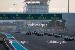 The start of the race. 23.11.2014. Formula 1 World Championship, Rd 19, Abu Dhabi Grand Prix, Yas Marina Circuit, Abu Dhabi, Race Day.