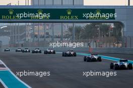 The start of the race. 23.11.2014. Formula 1 World Championship, Rd 19, Abu Dhabi Grand Prix, Yas Marina Circuit, Abu Dhabi, Race Day.