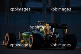 Kamui Kobayashi (JPN) Caterham CT05. 22.11.2014. Formula 1 World Championship, Rd 19, Abu Dhabi Grand Prix, Yas Marina Circuit, Abu Dhabi, Qualifying Day.