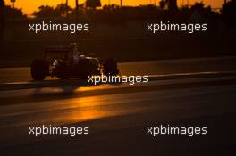 Fernando Alonso (ESP) Ferrari F14-T. 22.11.2014. Formula 1 World Championship, Rd 19, Abu Dhabi Grand Prix, Yas Marina Circuit, Abu Dhabi, Qualifying Day.