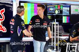 (L to R): Paul Monaghan (GBR) Red Bull Racing Chief Engineer with Daniil Kvyat (RUS) Scuderia Toro Rosso. 20.11.2014. Formula 1 World Championship, Rd 19, Abu Dhabi Grand Prix, Yas Marina Circuit, Abu Dhabi, Preparation Day.