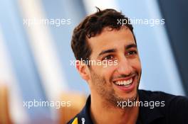 Daniel Ricciardo (AUS) Red Bull Racing. 20.11.2014. Formula 1 World Championship, Rd 19, Abu Dhabi Grand Prix, Yas Marina Circuit, Abu Dhabi, Preparation Day.