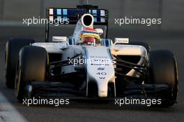 Felipe Nasr (BRA), third driver, Williams F1 Team  26.11.2014. Formula 1 Testing, Day Two, Yas Marina Circuit, Abu Dhabi, Wednesday.