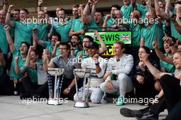 Race winner Lewis Hamilton (GBR) Mercedes AMG F1 celebrates with team mate Nico Rosberg (GER) Mercedes AMG F1 and the team. 02.11.2014. Formula 1 World Championship, Rd 17, United States Grand Prix, Austin, Texas, USA, Race Day.