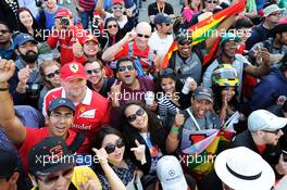 Fans after the race. 02.11.2014. Formula 1 World Championship, Rd 17, United States Grand Prix, Austin, Texas, USA, Race Day.