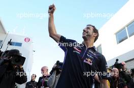 Daniel Ricciardo (AUS) Red Bull Racing practices his basketball. 01.11.2014. Formula 1 World Championship, Rd 17, United States Grand Prix, Austin, Texas, USA, Qualifying Day.