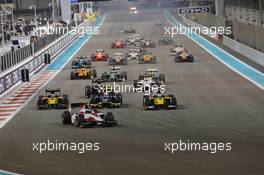 Race 1, Start of the race 22.11.2014. GP2 Series, Rd 11, Yas Marina Circuit, Abu Dhabi, UAE, Saturday.