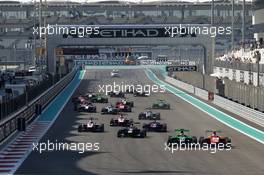 Start Race 2 23.11.2014. GP3 Series, Rd 9, Yas Marina Circuit, Abu Dhabi, UAE, Sunday.