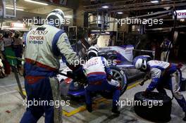 Pitstop, Alexander Wurz (AUT) / Stephane Sarrazin (FRA) / Kazuki Nakajima (JPN) #07 Toyota Racing Toyota TS040 Hybrid  15.06.2014. Le Mans 24 Hour, Le Mans Race, France.