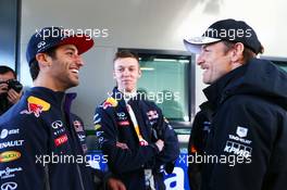 (L to R): Daniel Ricciardo (AUS) Red Bull Racing with Daniil Kvyat (RUS) Red Bull Racing and Jenson Button (GBR) McLaren. 15.03.2015. Formula 1 World Championship, Rd 1, Australian Grand Prix, Albert Park, Melbourne, Australia, Race Day.