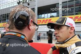 Mark Slade (GBR), Lotus F1 Team, Race Engineer  and Pastor Maldonado (VEN), Lotus F1 Team  21.06.2015. Formula 1 World Championship, Rd 8, Austrian Grand Prix, Spielberg, Austria, Race Day.