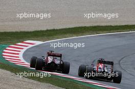 Max Verstappen (NLD) Scuderia Toro Rosso STR10 and Daniel Ricciardo (AUS) Red Bull Racing RB11 battle for position. 21.06.2015. Formula 1 World Championship, Rd 8, Austrian Grand Prix, Spielberg, Austria, Race Day.