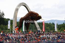 Fans and the Red Bull Iron Work. 21.06.2015. Formula 1 World Championship, Rd 8, Austrian Grand Prix, Spielberg, Austria, Race Day.