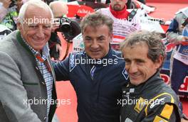 (L to R): Dietrich Mateschitz (AUT) CEO and Founder of Red Bull with Jean Alesi (FRA) and Alain Prost (FRA) at the Legends Parade. 20.06.2015. Formula 1 World Championship, Rd 8, Austrian Grand Prix, Spielberg, Austria, Qualifying Day.