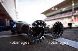 Pit stop air guns. 27.02.2015. Formula One Testing, Day Two, Barcelona, Spain.
