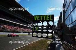 Pit board for Sebastian Vettel (GER) Ferrari SF15-T. 27.02.2015. Formula One Testing, Day Two, Barcelona, Spain.