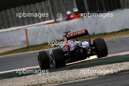 Carlos Sainz Jr (ESP) Scuderia Toro Rosso STR10 sends sparks flying. 28.02.2015. Formula One Testing, Day Three, Barcelona, Spain.
