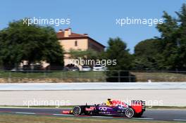 Daniil Kvyat (RUS) Red Bull Racing RB11. 12.05.2015. Formula 1 Testing, Day One, Barcelona, Spain, Tuesday.