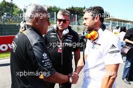 (L to R): Dr. Vijay Mallya (IND) Sahara Force India F1 Team Owner with Otmar Szafnauer (USA) Sahara Force India F1 Chief Operating Officer and Patrick Dempsey (USA) Actor on the grid. 23.08.2015. Formula 1 World Championship, Rd 13, Belgian Grand Prix, Spa Francorchamps, Belgium, Race Day.