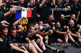 Romain Grosjean (FRA) Lotus F1 Team celebrates his third position with the team. 23.08.2015. Formula 1 World Championship, Rd 13, Belgian Grand Prix, Spa Francorchamps, Belgium, Race Day.