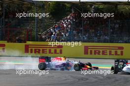 Daniil Kvyat (RUS) Red Bull Racing RB11 locks up under braking. 23.08.2015. Formula 1 World Championship, Rd 13, Belgian Grand Prix, Spa Francorchamps, Belgium, Race Day.