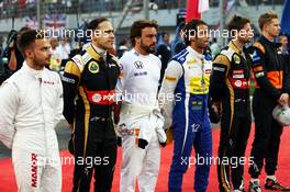 Pastor Maldonado (VEN) Lotus F1 Team on the grid. 19.04.2015. Formula 1 World Championship, Rd 4, Bahrain Grand Prix, Sakhir, Bahrain, Race Day.