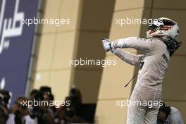 Lewis Hamilton (GBR), Mercedes AMG F1 Team  19.04.2015. Formula 1 World Championship, Rd 4, Bahrain Grand Prix, Sakhir, Bahrain, Race Day.