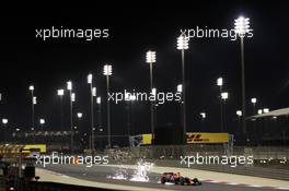 Daniel Ricciardo (AUS) Red Bull Racing RB11 sends sparks flying. 18.04.2015. Formula 1 World Championship, Rd 4, Bahrain Grand Prix, Sakhir, Bahrain, Qualifying Day.