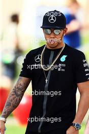 Lewis Hamilton (GBR) Mercedes AMG F1. 16.04.2015. Formula 1 World Championship, Rd 4, Bahrain Grand Prix, Sakhir, Bahrain, Preparation Day.