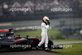 Fernando Alonso (ESP) McLaren MP4-30 stopped on the circuit in the second practice session. 13.11.2015. Formula 1 World Championship, Rd 18, Brazilian Grand Prix, Sao Paulo, Brazil, Practice Day.